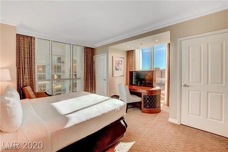125 Harmon, Las Vegas, NV 89109