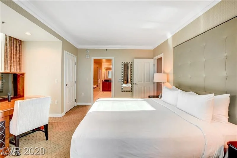 125 Harmon, Las Vegas, NV 89109