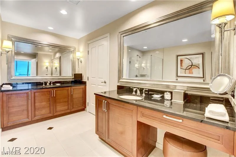 125 Harmon, Las Vegas, NV 89109