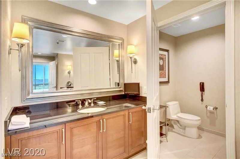125 Harmon, Las Vegas, NV 89109