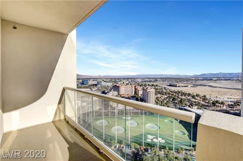125 Harmon, Las Vegas, NV 89109