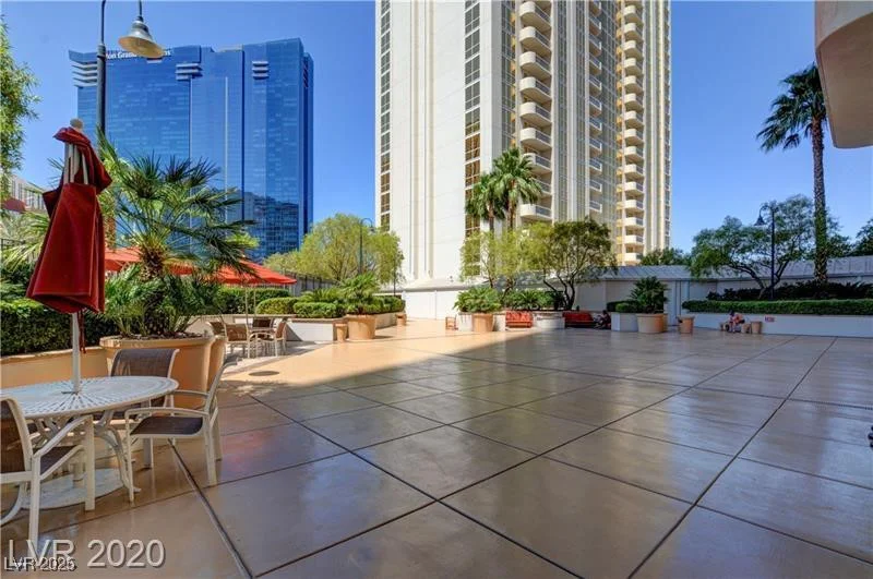 125 Harmon, Las Vegas, NV 89109