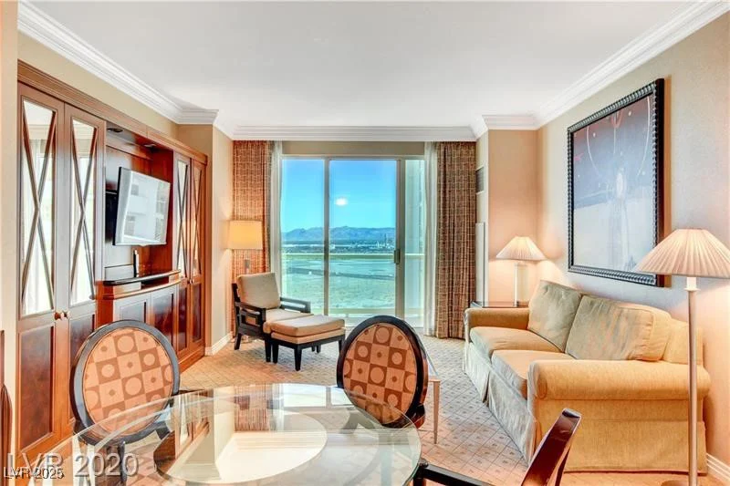 125 Harmon, Las Vegas, NV 89109