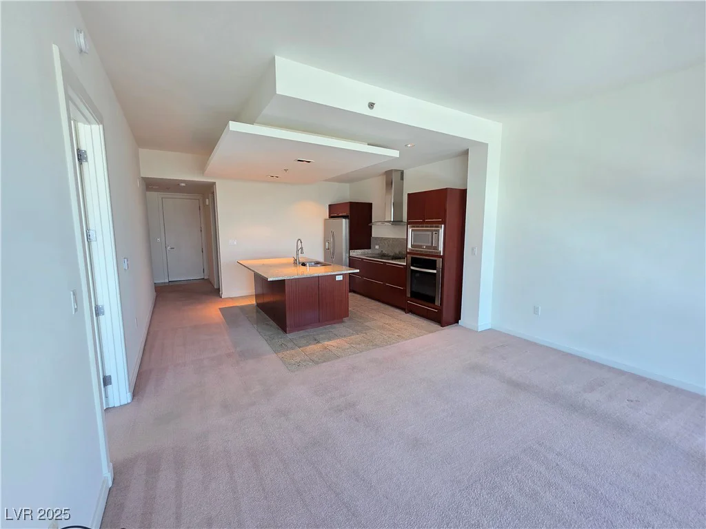 4471 Dean Martin, Las Vegas, NV 89103