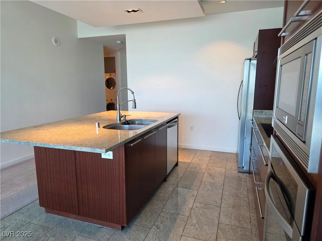 4471 Dean Martin, Las Vegas, NV 89103