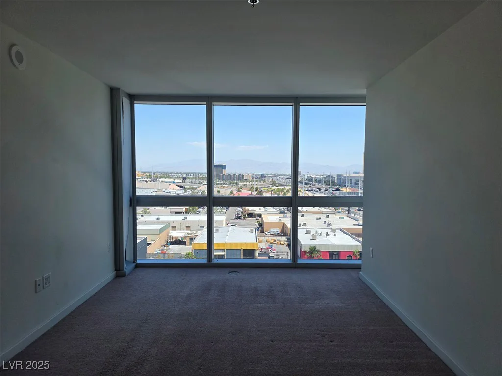 4471 Dean Martin, Las Vegas, NV 89103