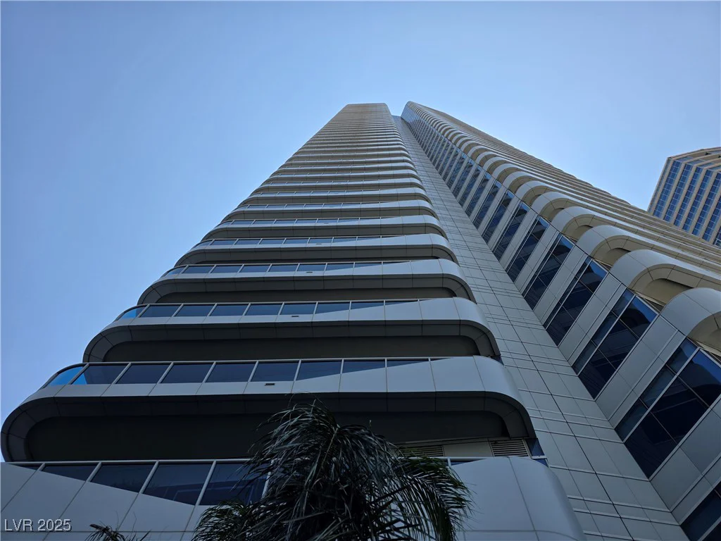 4471 Dean Martin, Las Vegas, NV 89103
