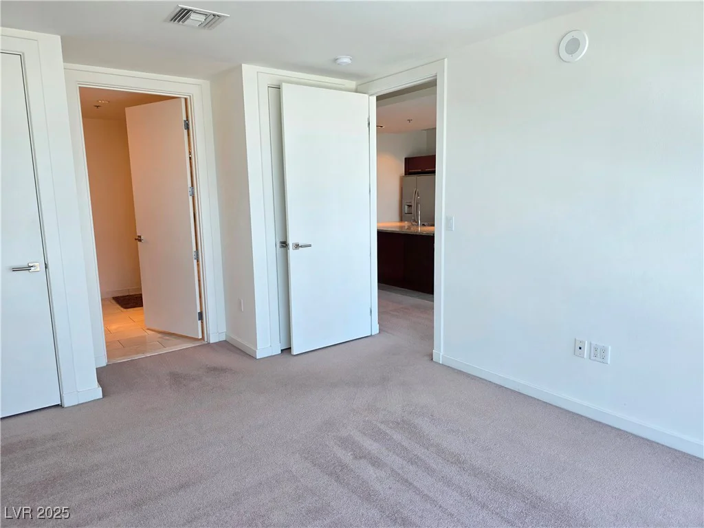 4471 Dean Martin, Las Vegas, NV 89103