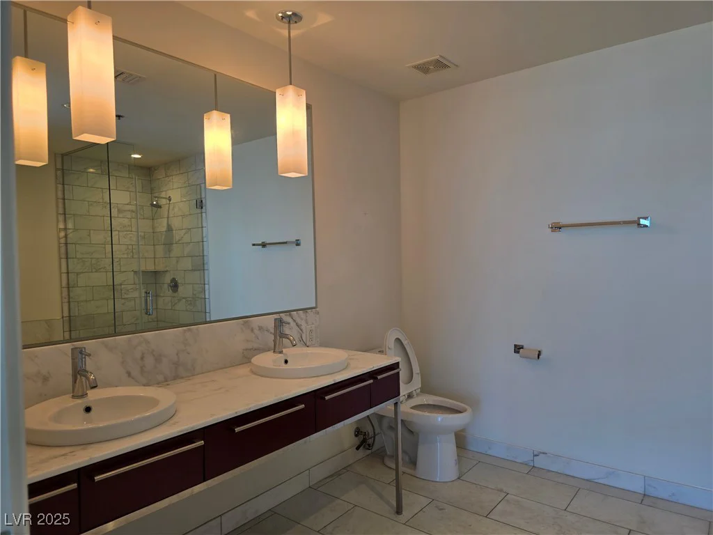 4471 Dean Martin, Las Vegas, NV 89103