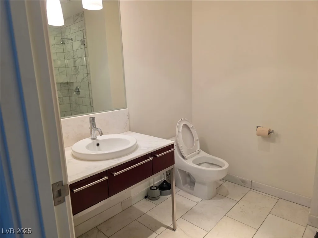 4471 Dean Martin, Las Vegas, NV 89103