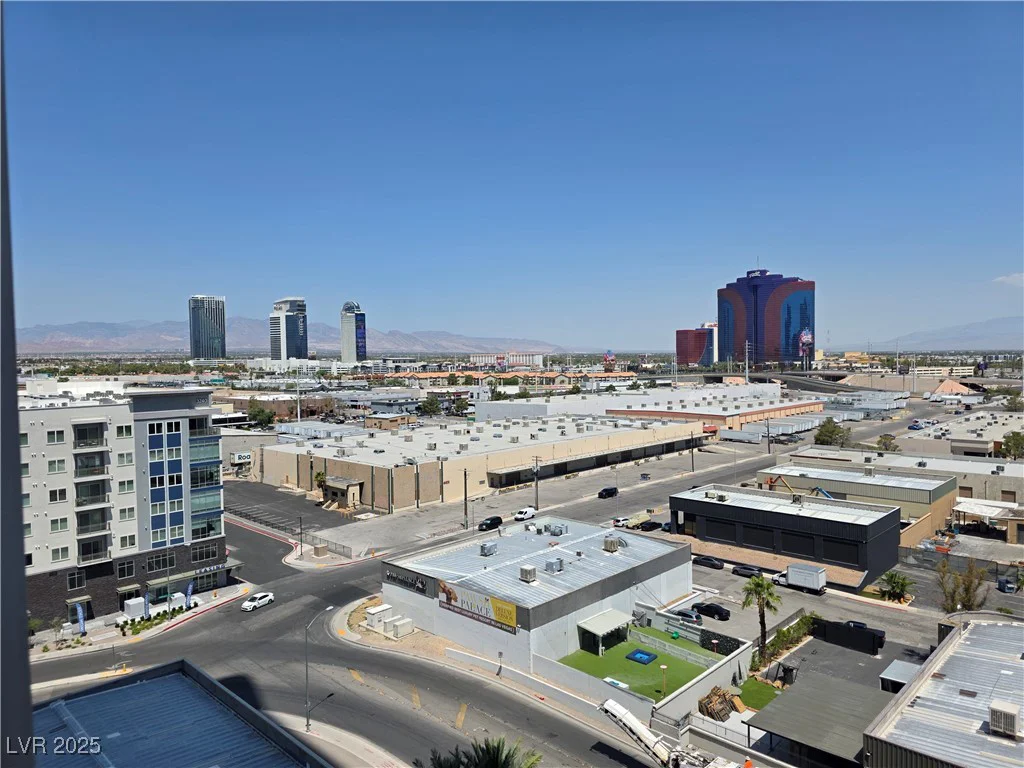 4471 Dean Martin, Las Vegas, NV 89103
