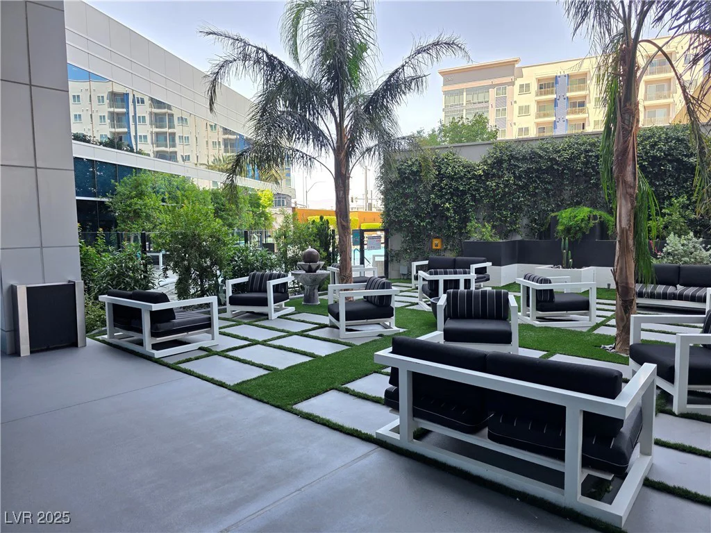 4471 Dean Martin, Las Vegas, NV 89103