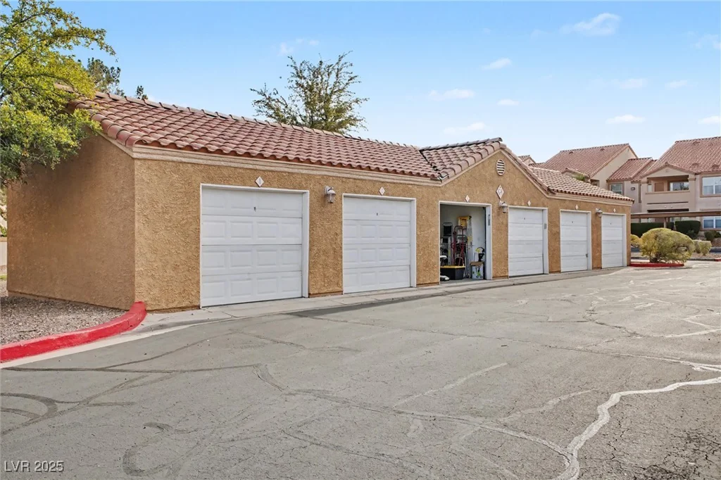 1150 Buffalo, Las Vegas, NV 89128