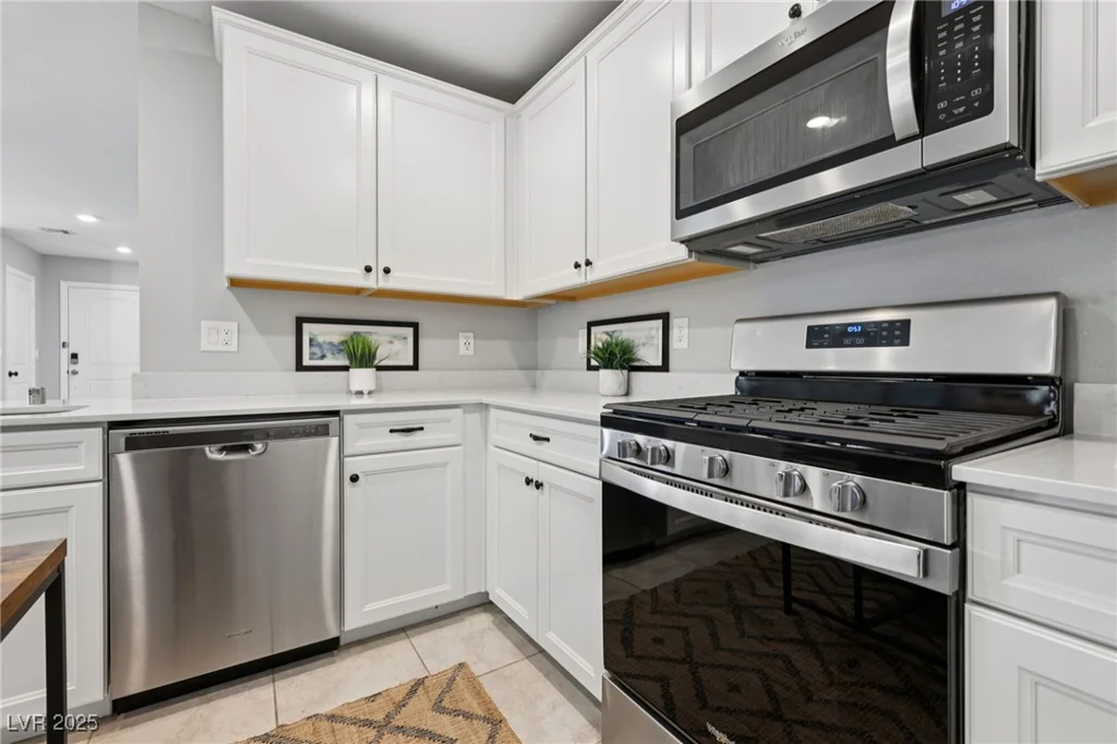 1141 Glistening Acres, North Las Vegas, NV 89086