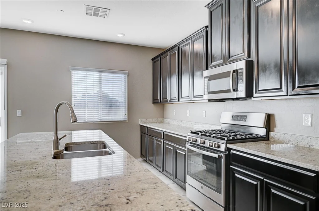 2585 Amazing Meadows, North Las Vegas, NV 89031