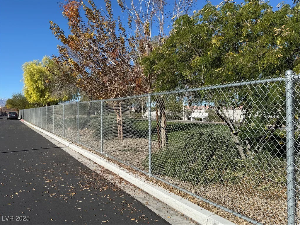 2585 Amazing Meadows, North Las Vegas, NV 89031
