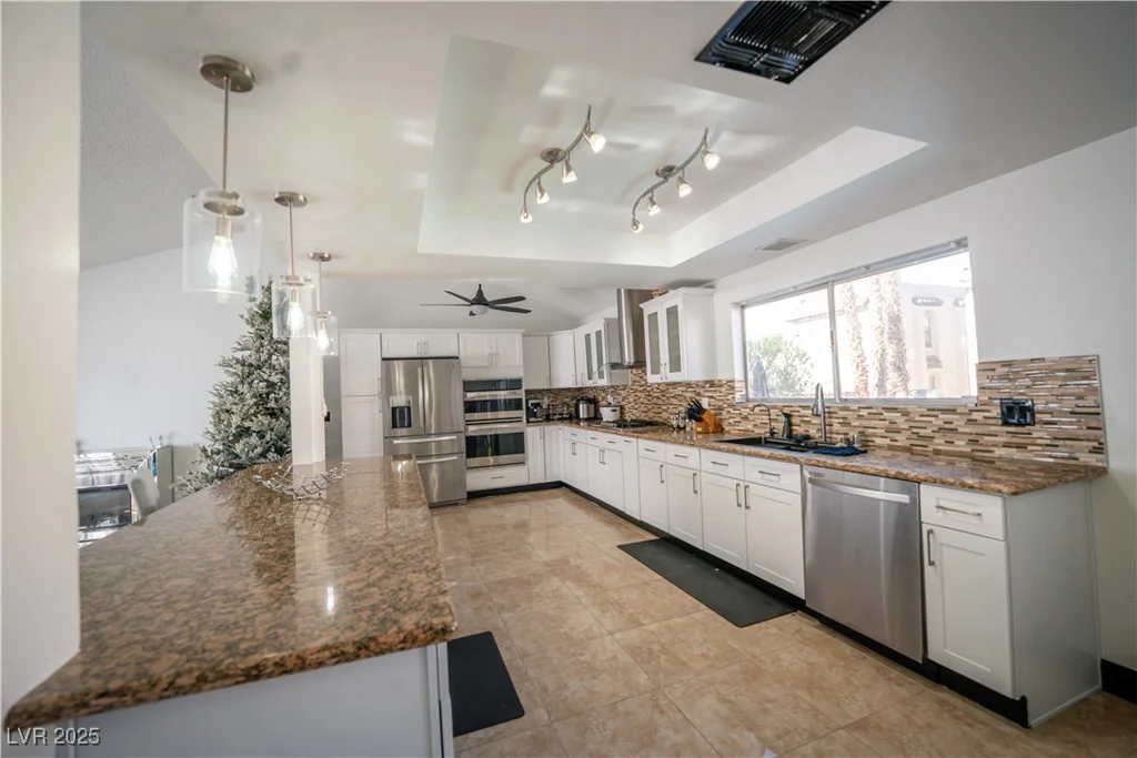 1708 Crest, Las Vegas, NV 89119