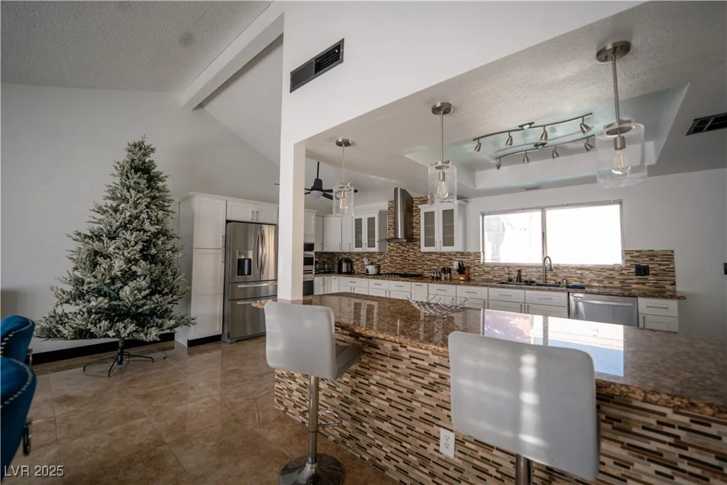 1708 Crest, Las Vegas, NV 89119