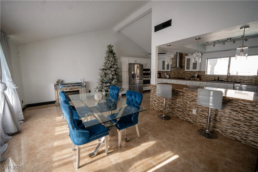 1708 Crest, Las Vegas, NV 89119