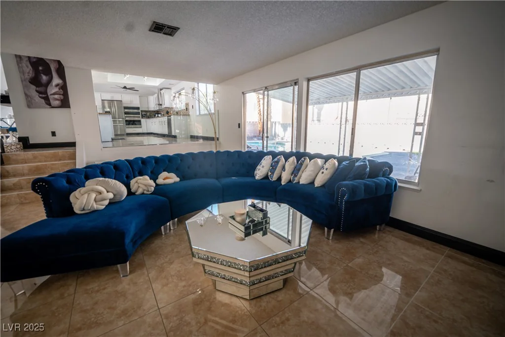 1708 Crest, Las Vegas, NV 89119