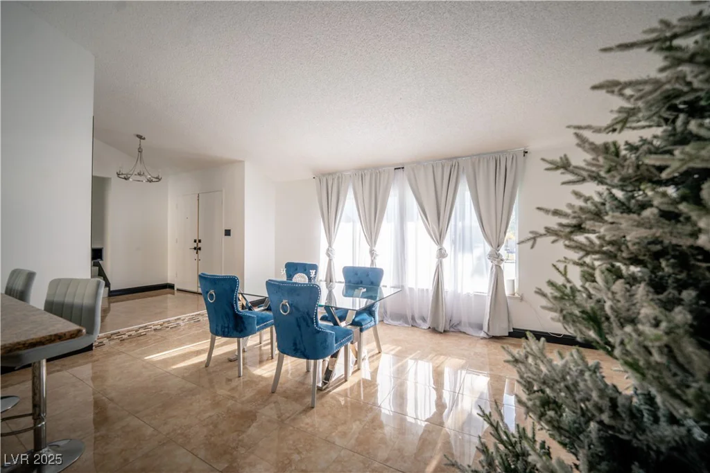 1708 Crest, Las Vegas, NV 89119