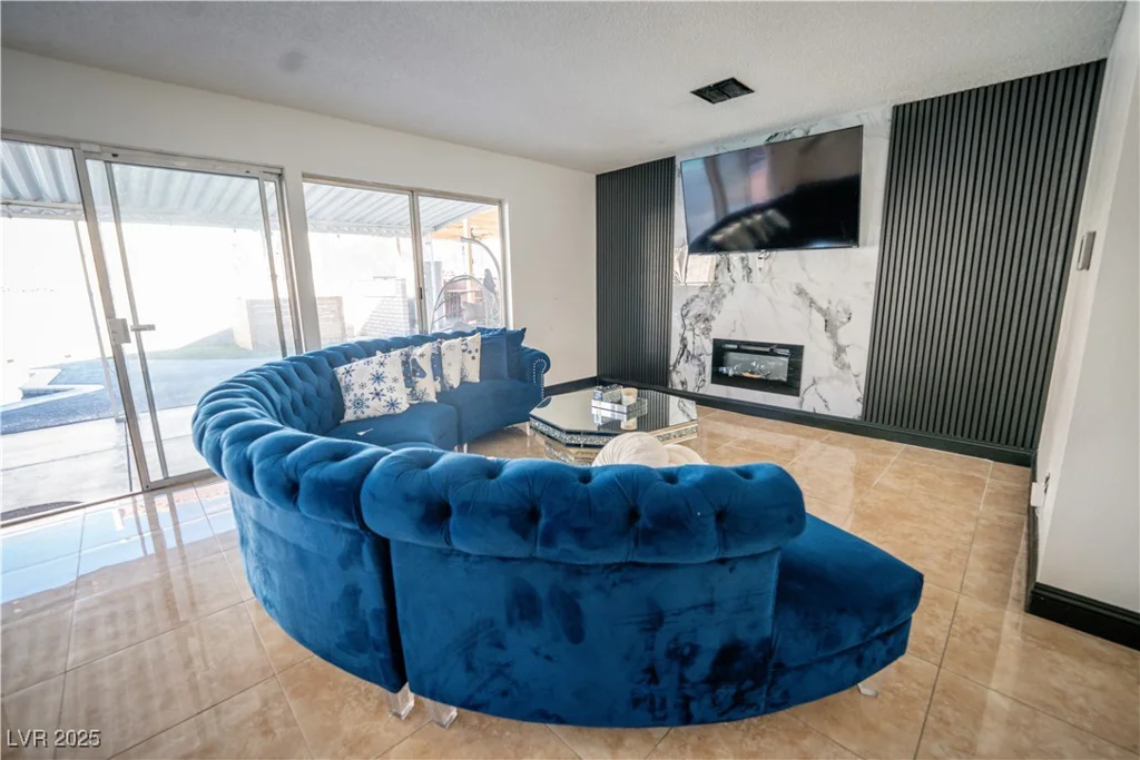 1708 Crest, Las Vegas, NV 89119