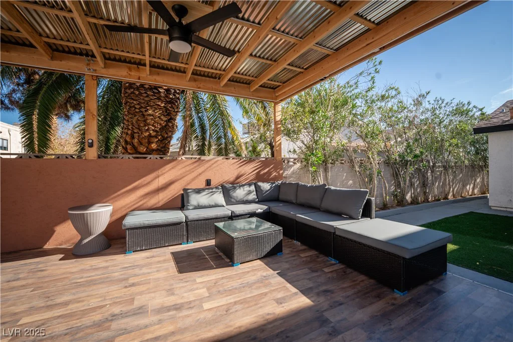 1708 Crest, Las Vegas, NV 89119