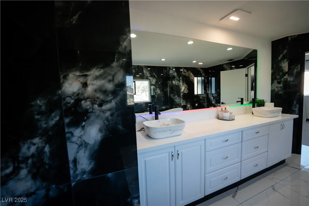 1708 Crest, Las Vegas, NV 89119