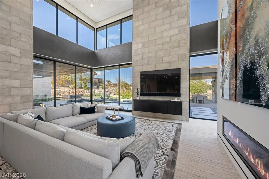 4 Soaring Bird, Las Vegas, NV 89135