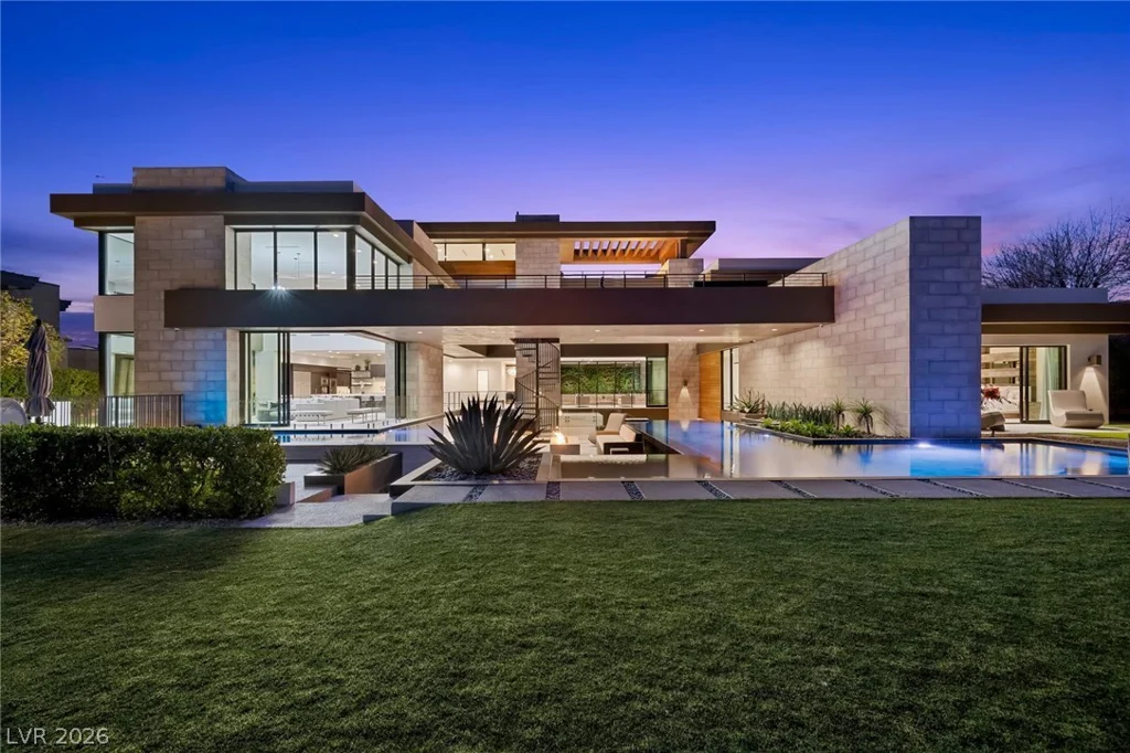 4 Soaring Bird, Las Vegas, NV 89135