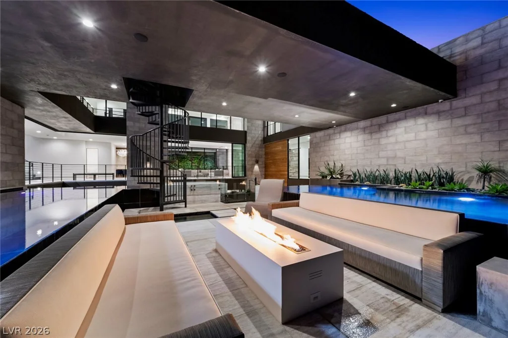 4 Soaring Bird, Las Vegas, NV 89135