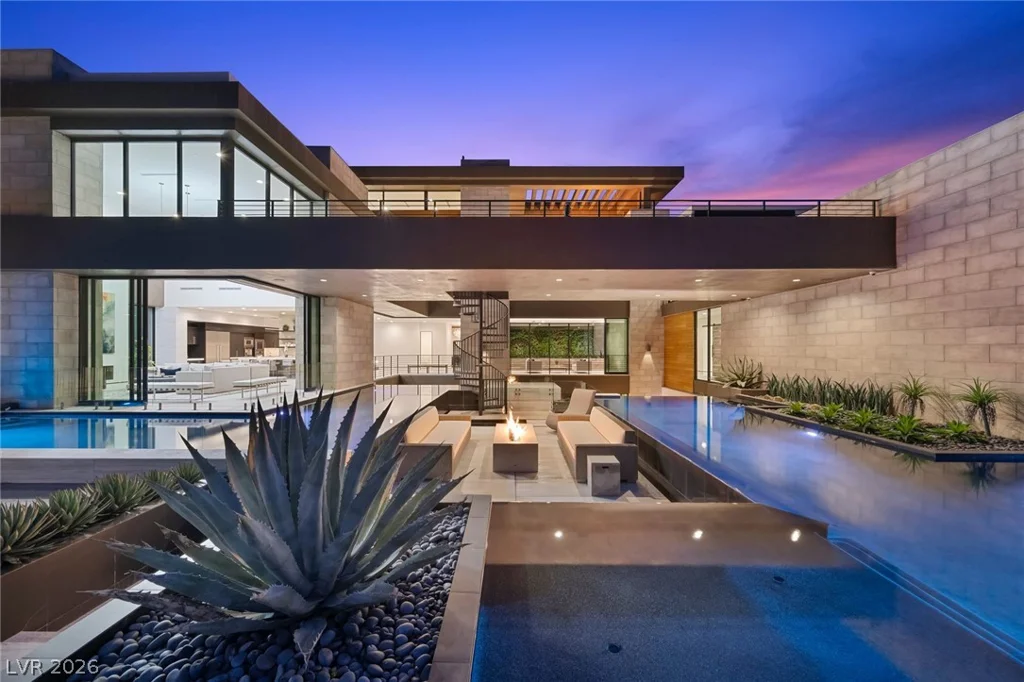 4 Soaring Bird, Las Vegas, NV 89135