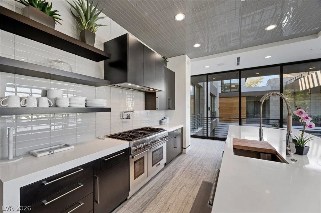 4 Soaring Bird, Las Vegas, NV 89135