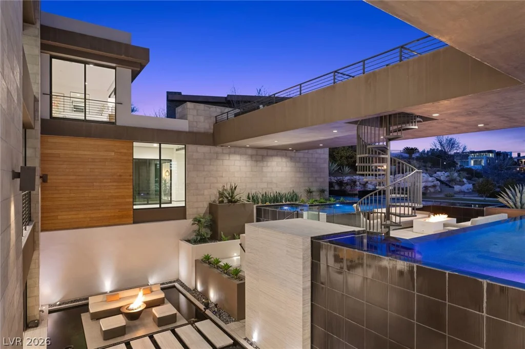 4 Soaring Bird, Las Vegas, NV 89135