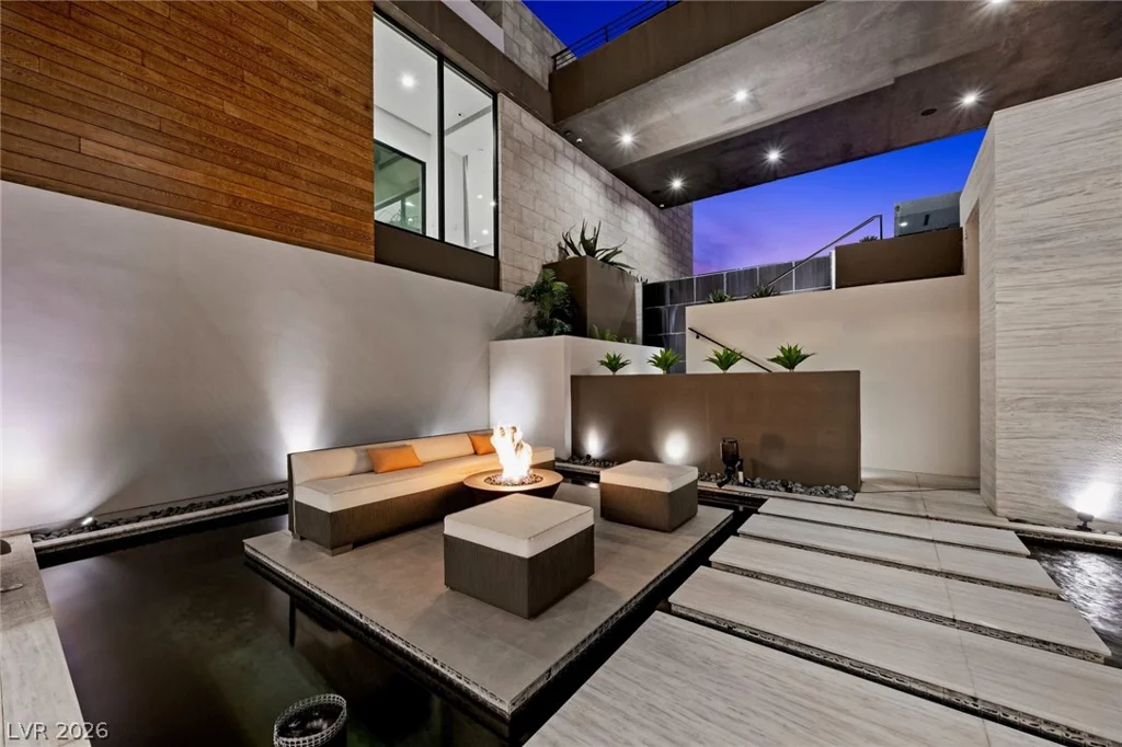 4 Soaring Bird, Las Vegas, NV 89135