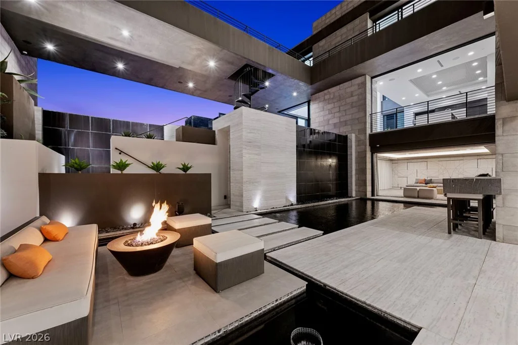 4 Soaring Bird, Las Vegas, NV 89135