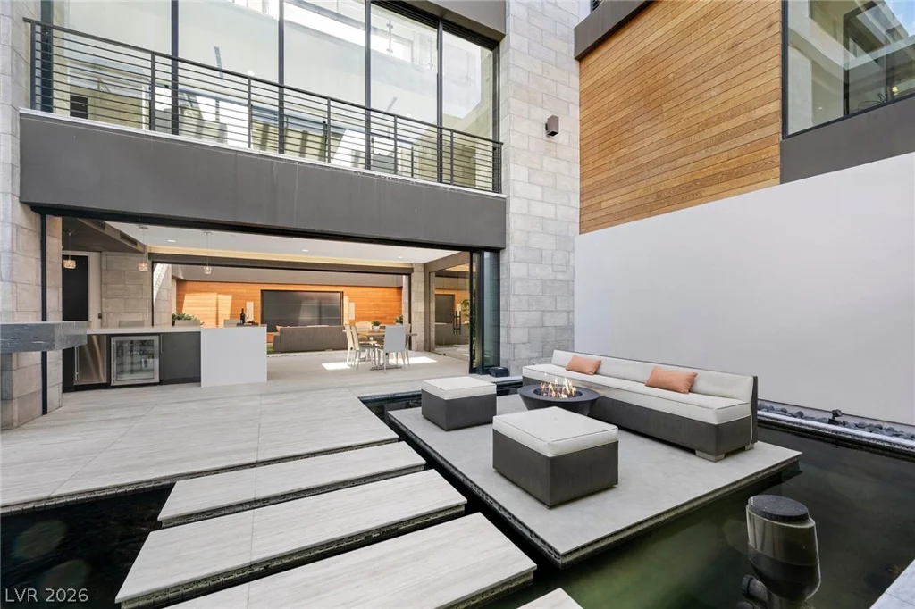 4 Soaring Bird, Las Vegas, NV 89135