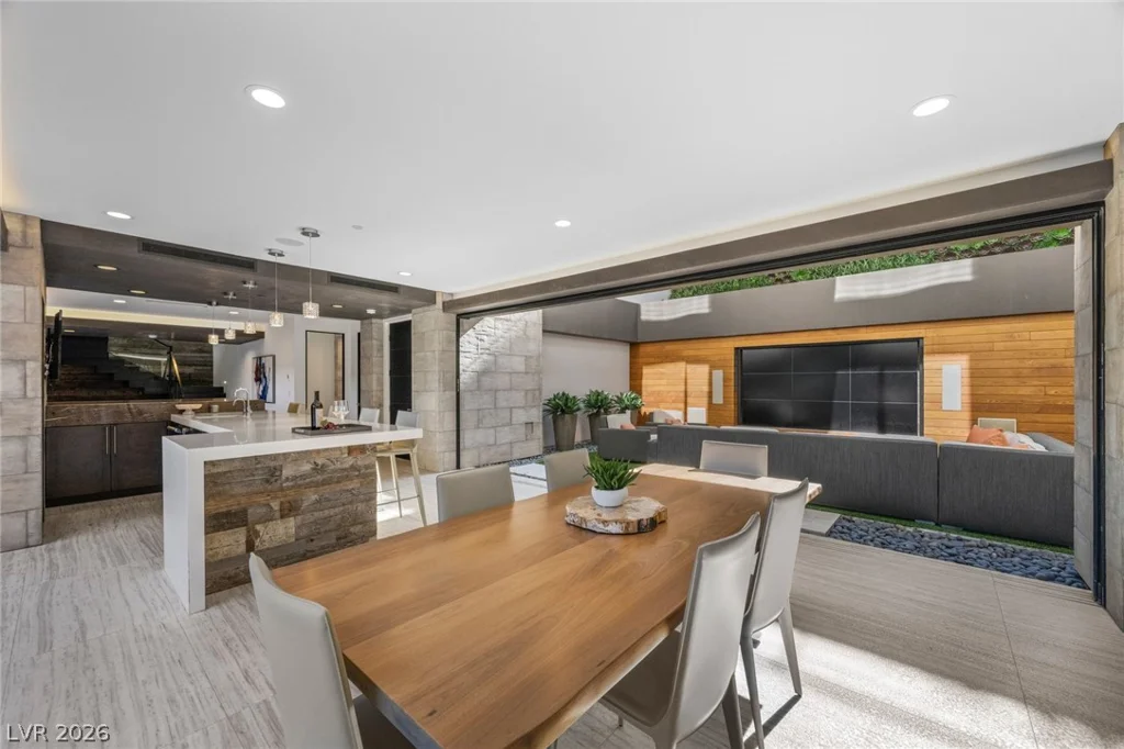 4 Soaring Bird, Las Vegas, NV 89135