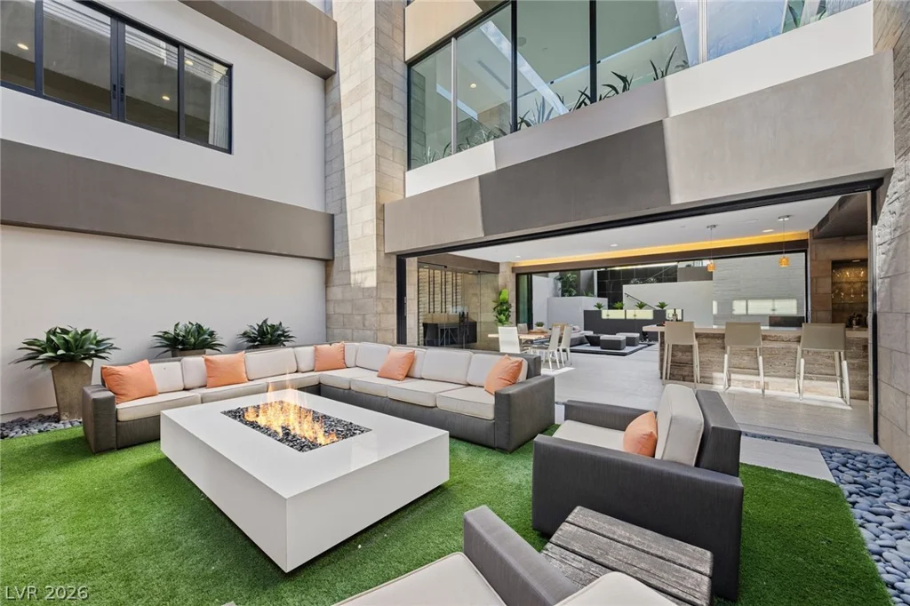 4 Soaring Bird, Las Vegas, NV 89135