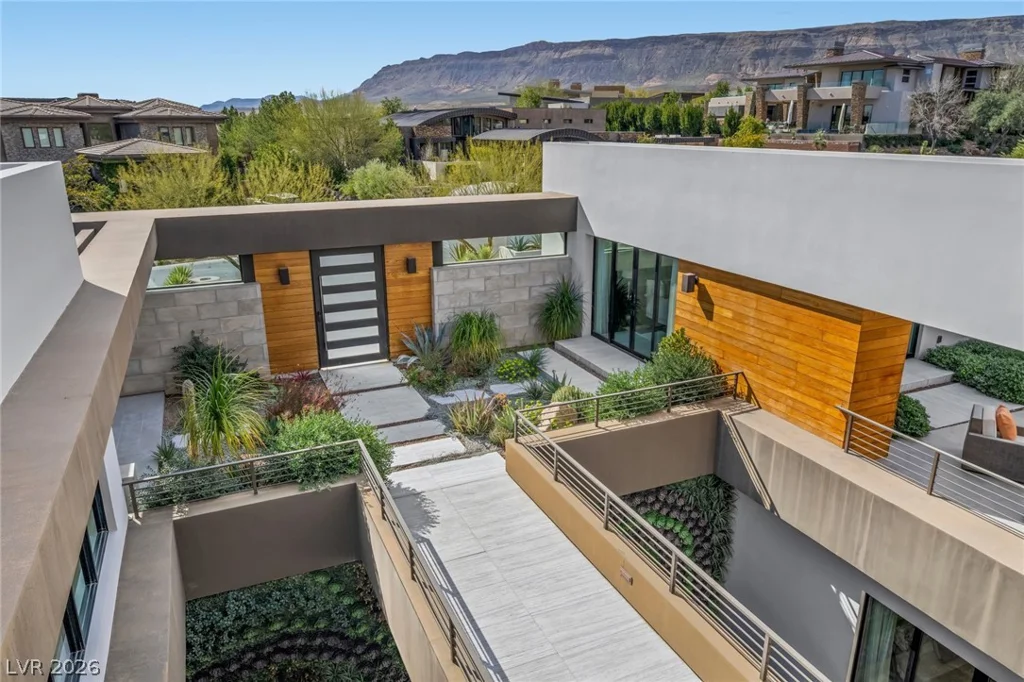 4 Soaring Bird, Las Vegas, NV 89135