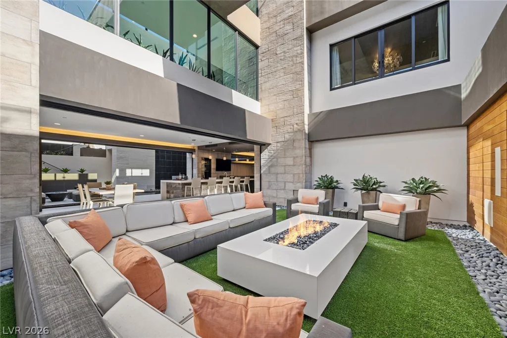 4 Soaring Bird, Las Vegas, NV 89135