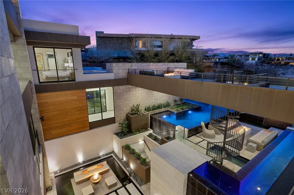4 Soaring Bird, Las Vegas, NV 89135