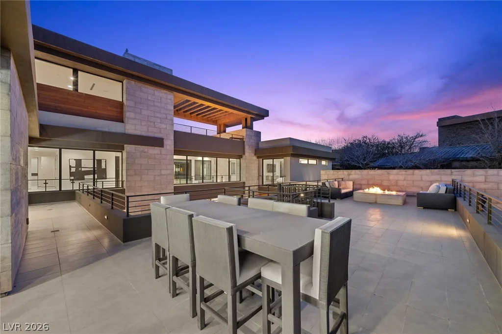 4 Soaring Bird, Las Vegas, NV 89135