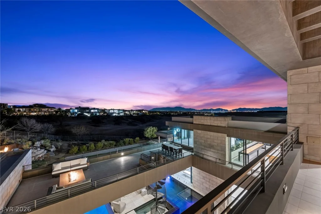 4 Soaring Bird, Las Vegas, NV 89135