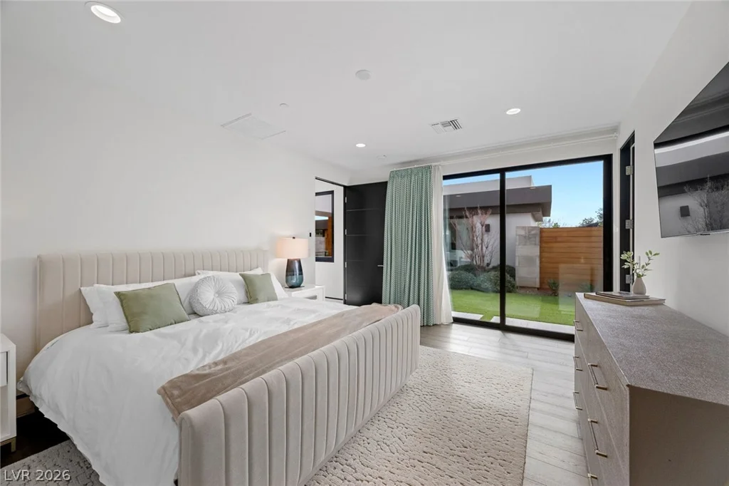 4 Soaring Bird, Las Vegas, NV 89135