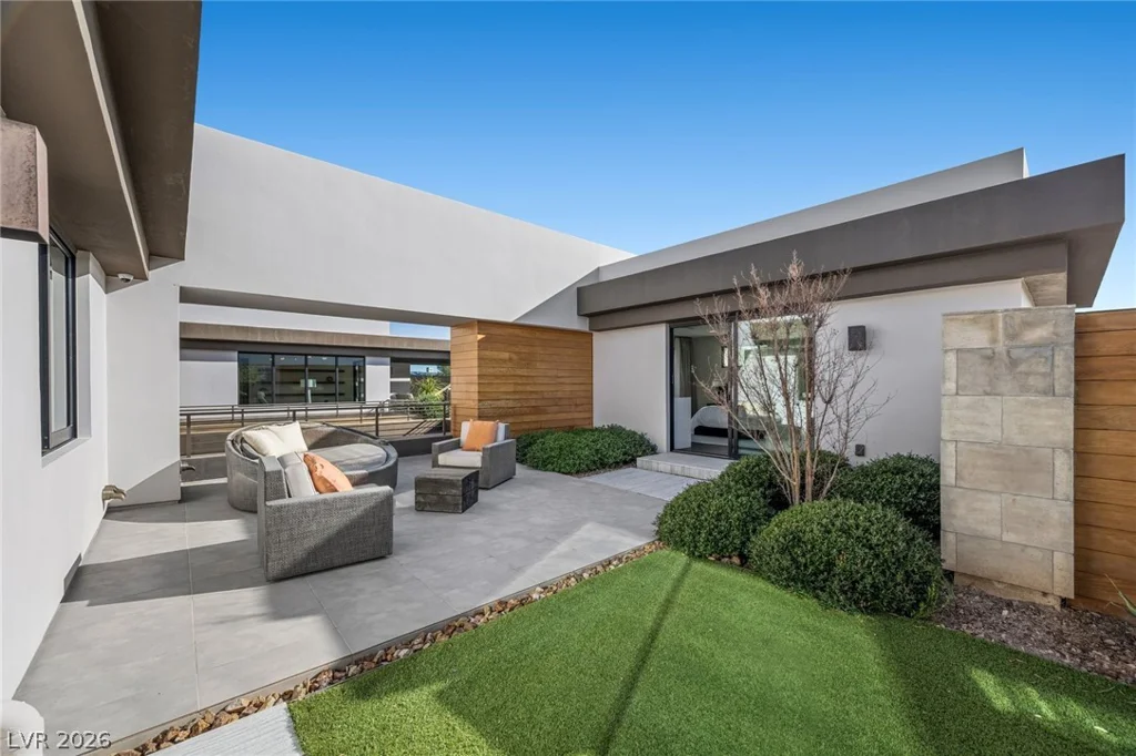 4 Soaring Bird, Las Vegas, NV 89135