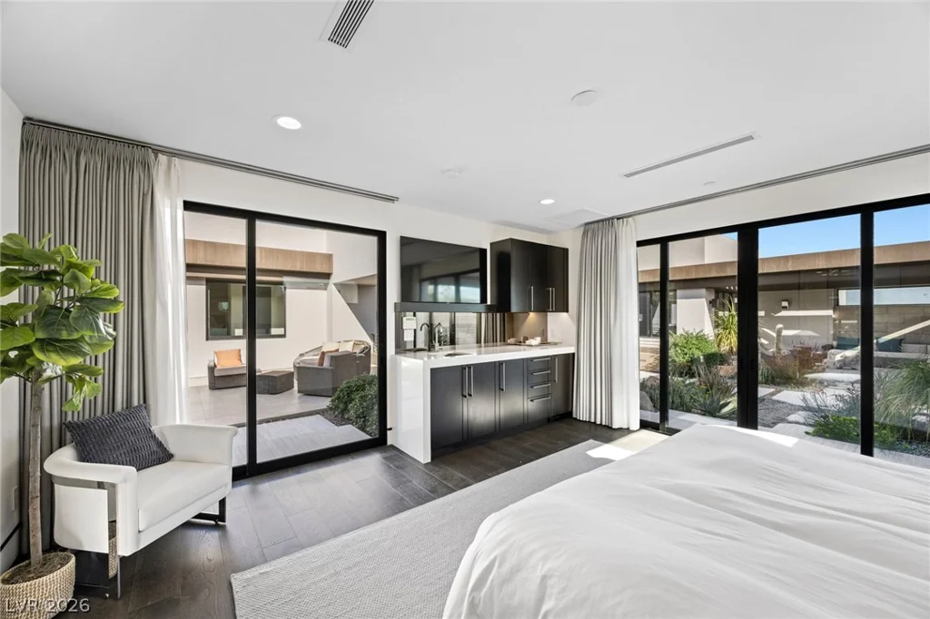 4 Soaring Bird, Las Vegas, NV 89135