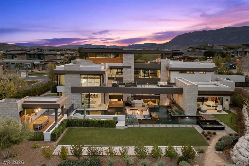 4 Soaring Bird, Las Vegas, NV 89135