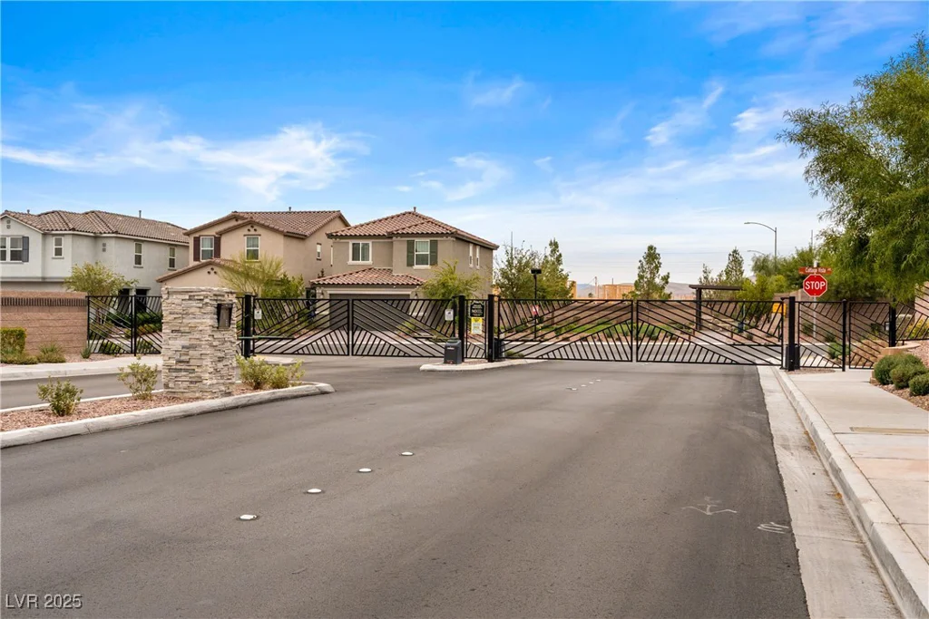 8974 Lucky Crest, Las Vegas, NV 89113