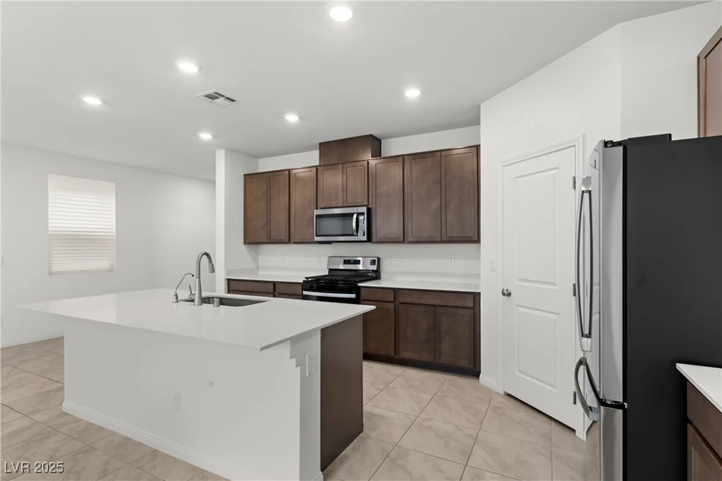 8974 Lucky Crest, Las Vegas, NV 89113